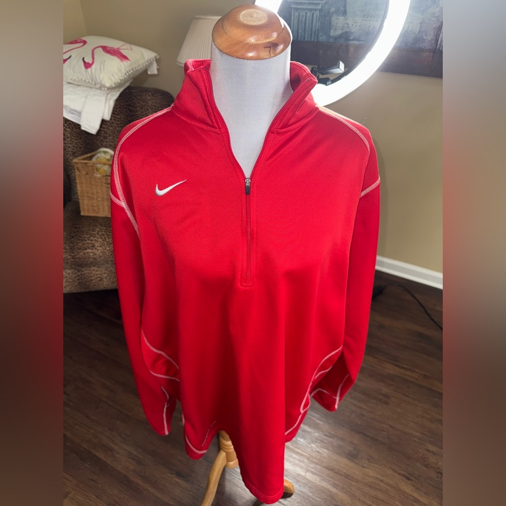 Nike Therma-Fit Red Apparel